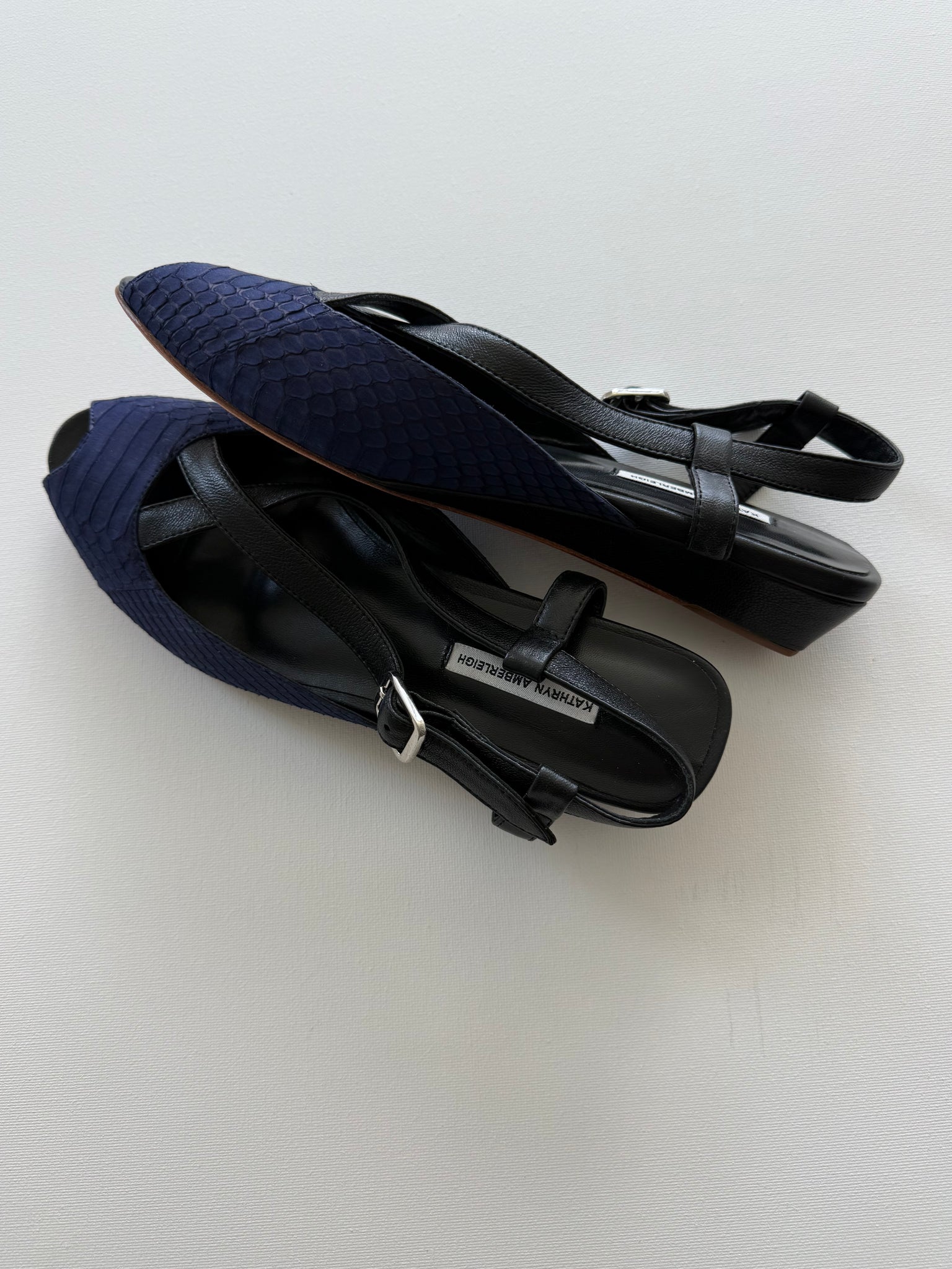 J005 snake and lamb slingbacks; navy and black