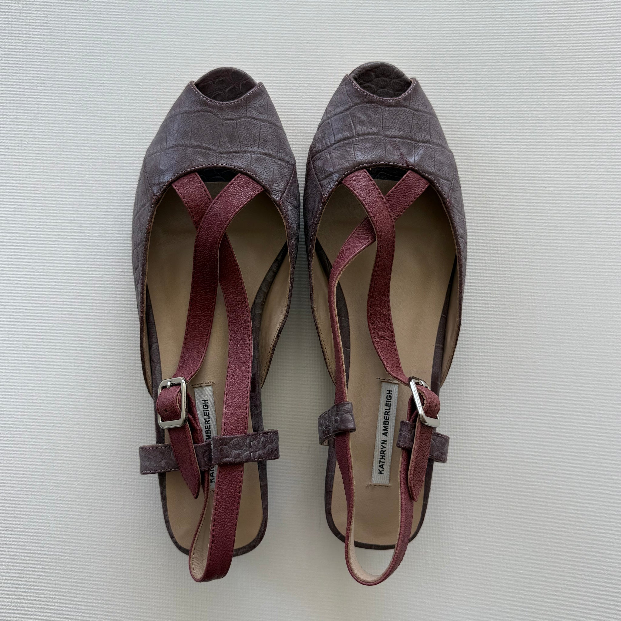 J005 alligator and lamb slingbacks; mauve
