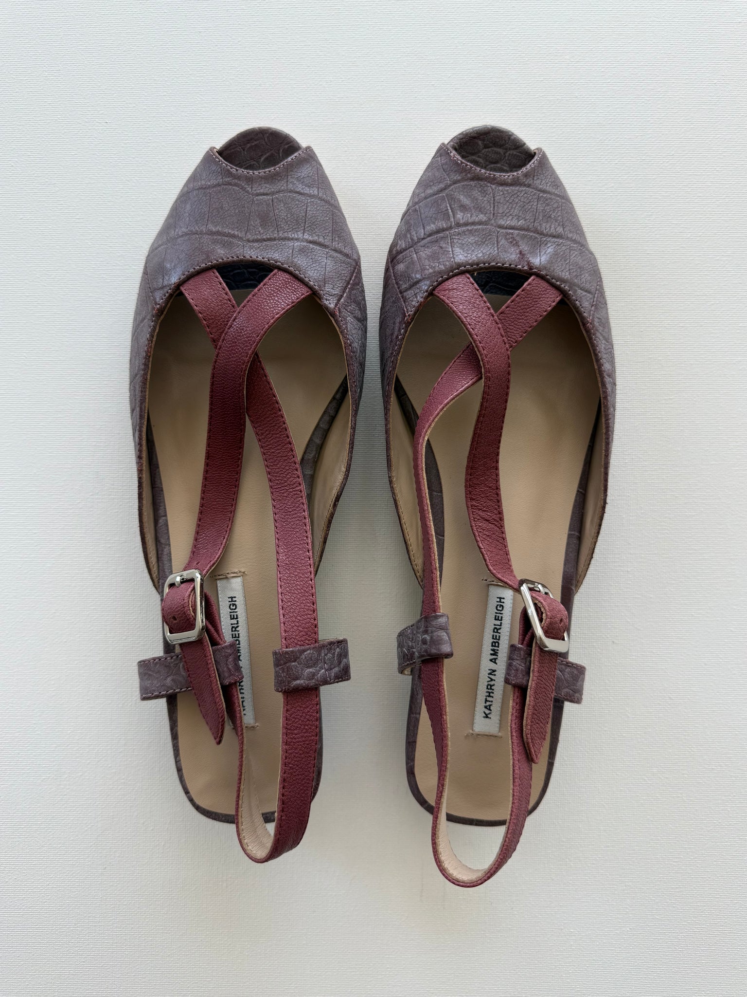 J005 alligator and lamb slingbacks; mauve