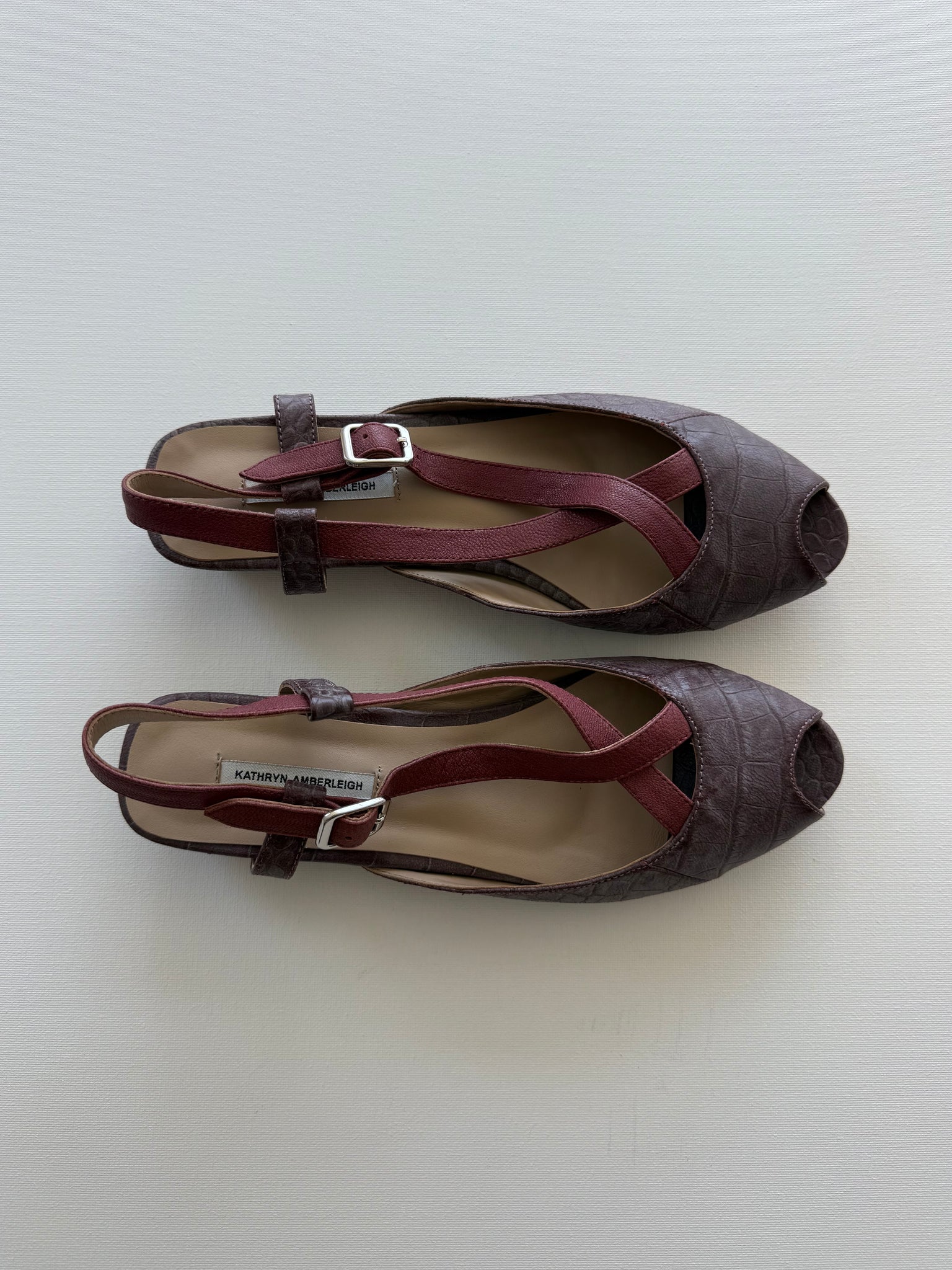 J005 alligator and lamb slingbacks; mauve