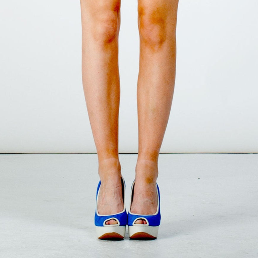 J033 wooden heels; blue suede