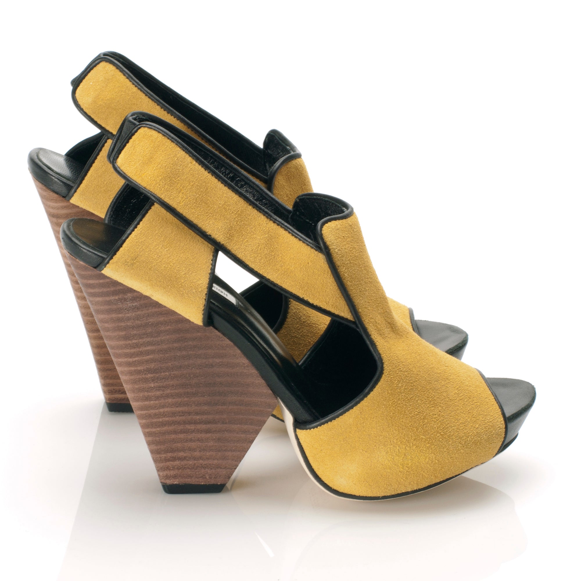 3113 suede slingbacks; yellow