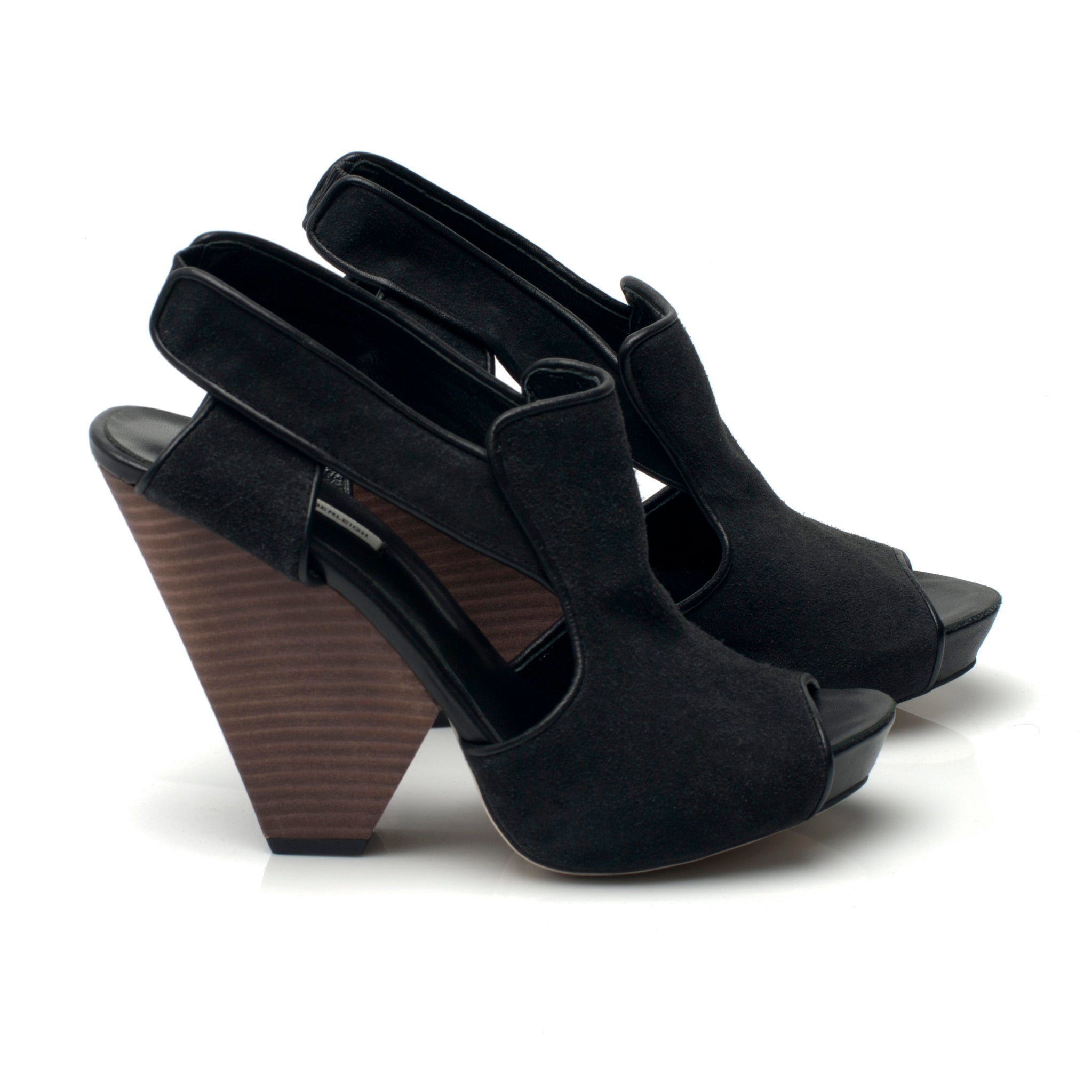 3113 suede slingbacks; black