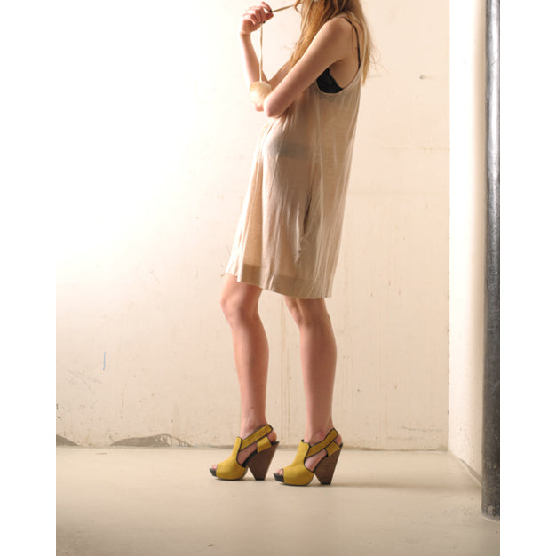 3113 suede slingbacks; yellow