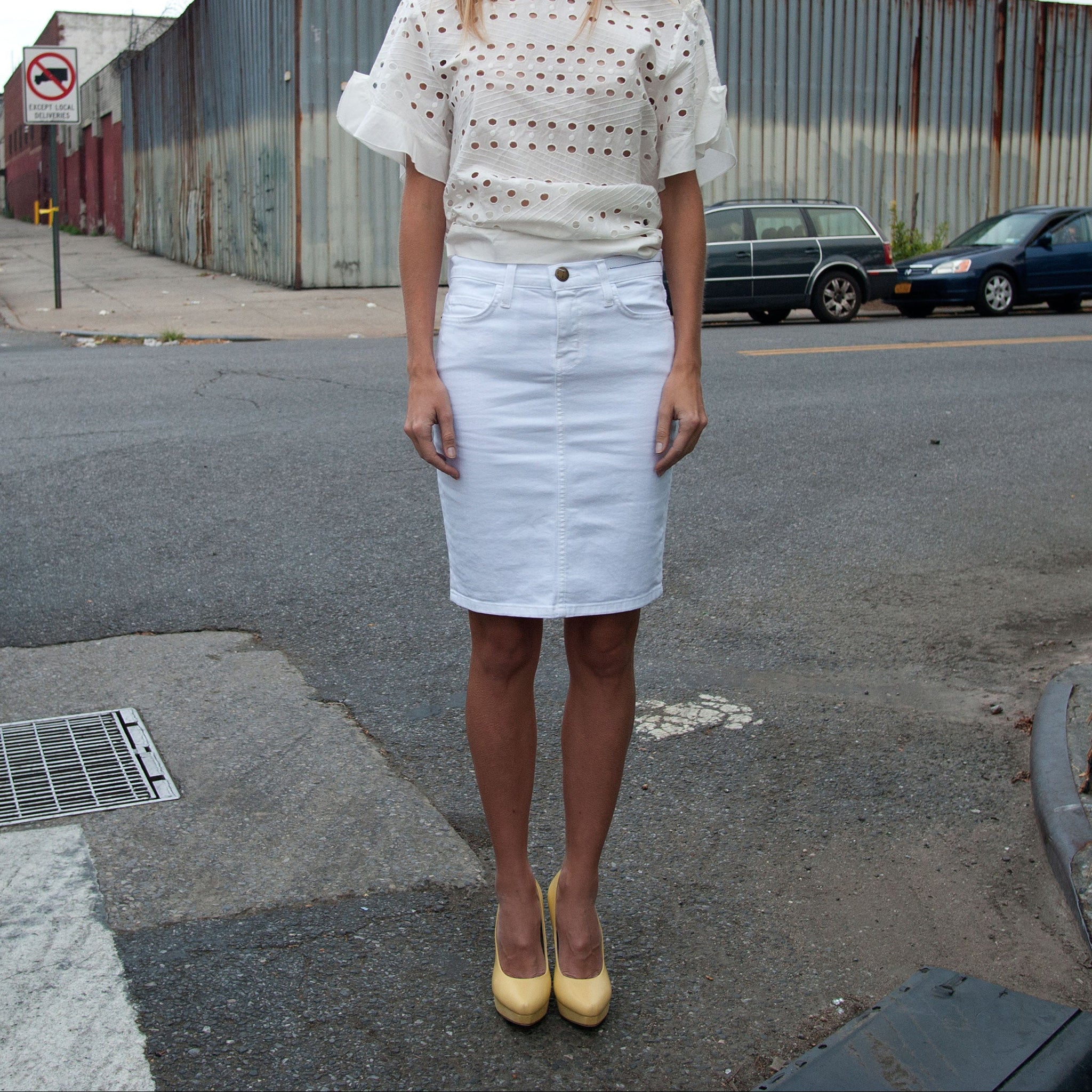 K323 leather pumps; yellow