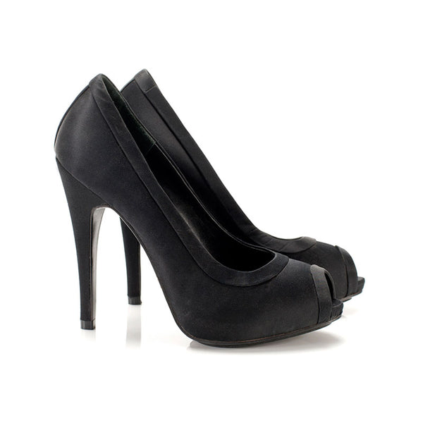 3087 silk heels; black
