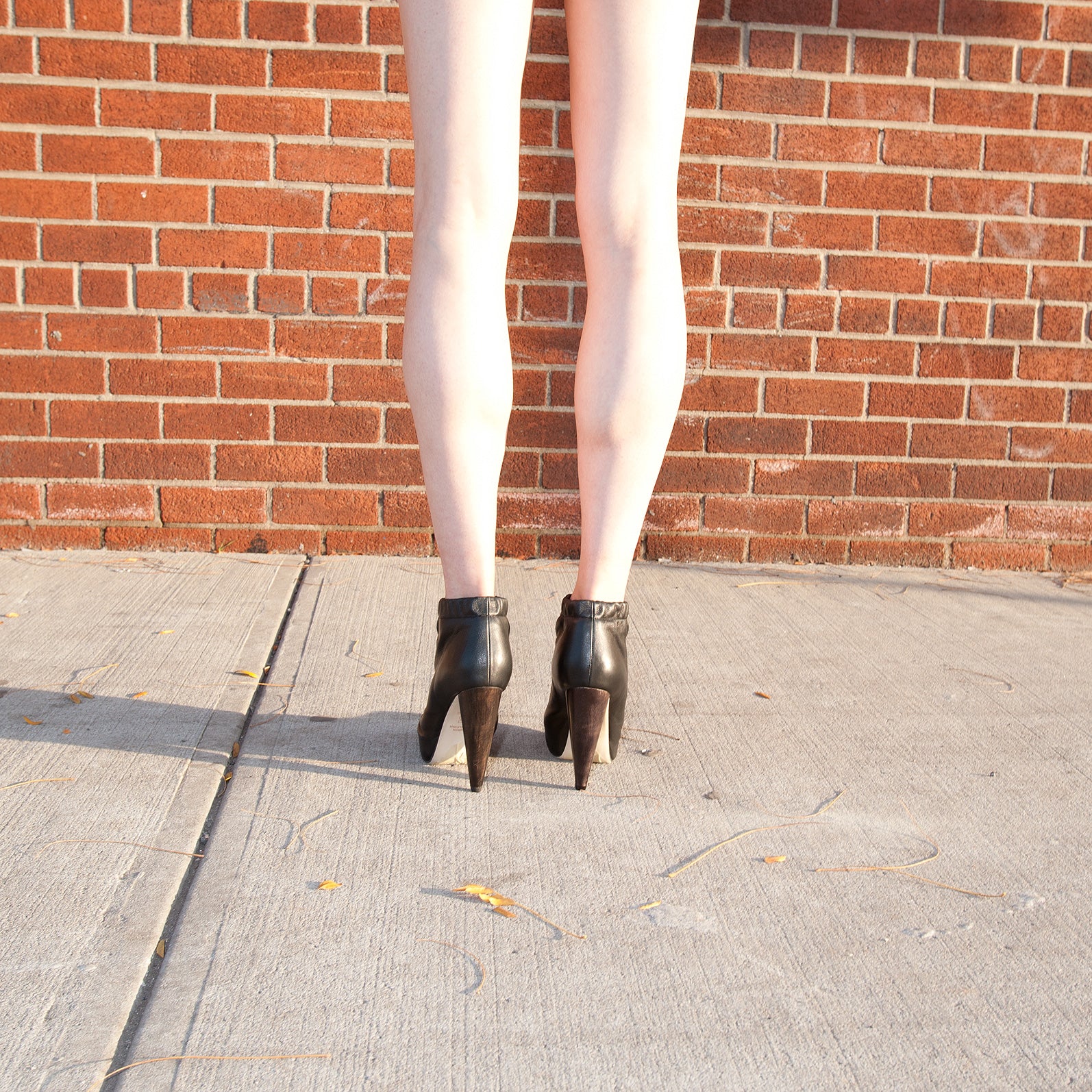 7305 leather boots; black