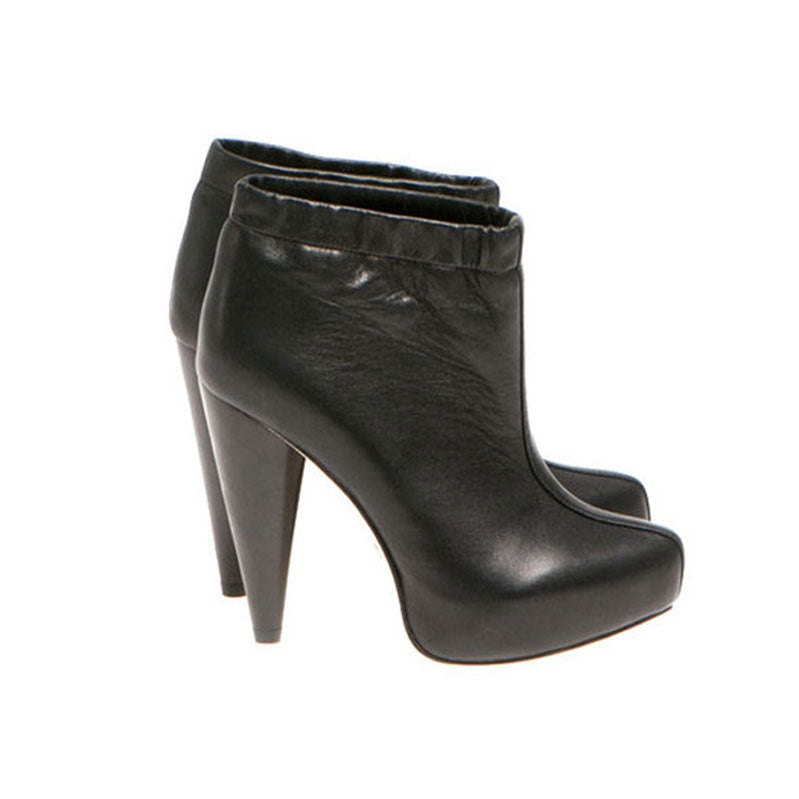 7305 leather boots; black
