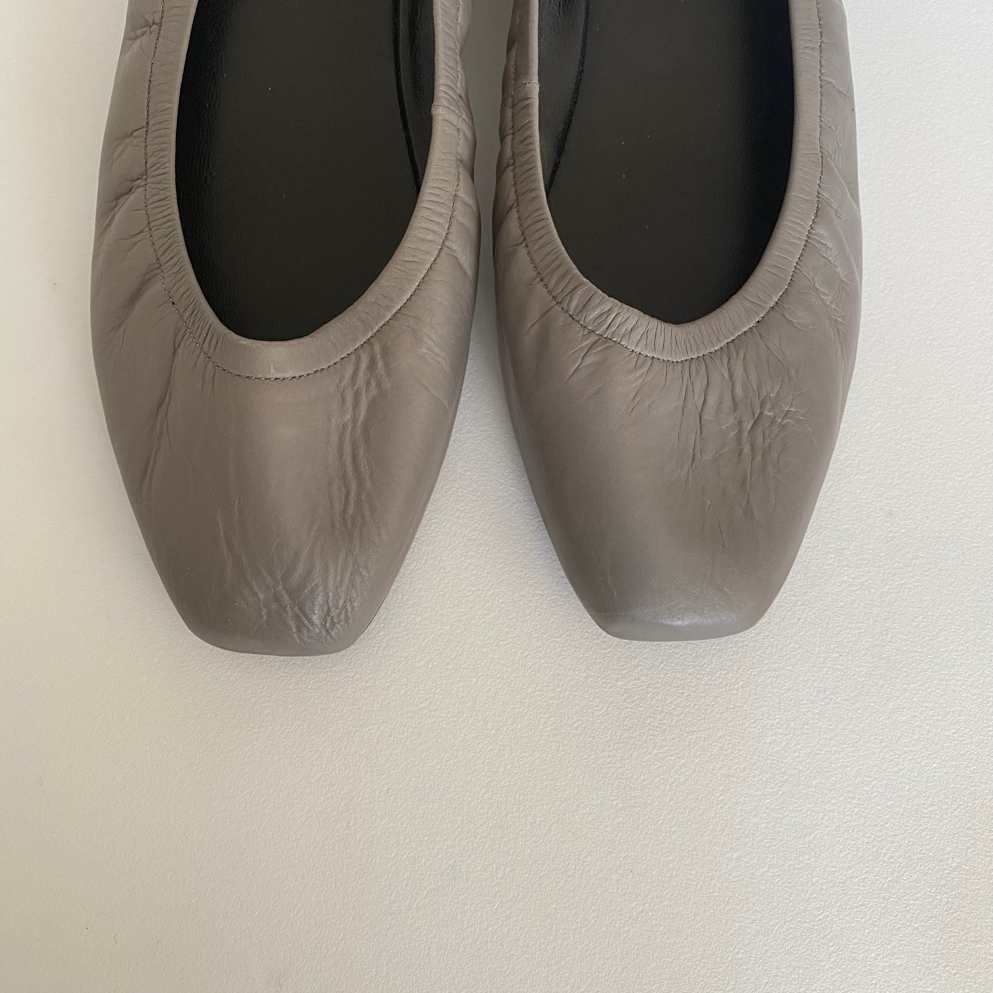 9000 leather loafers; grey