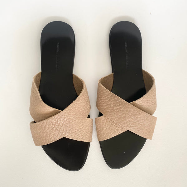 7519 leather slides; beige
