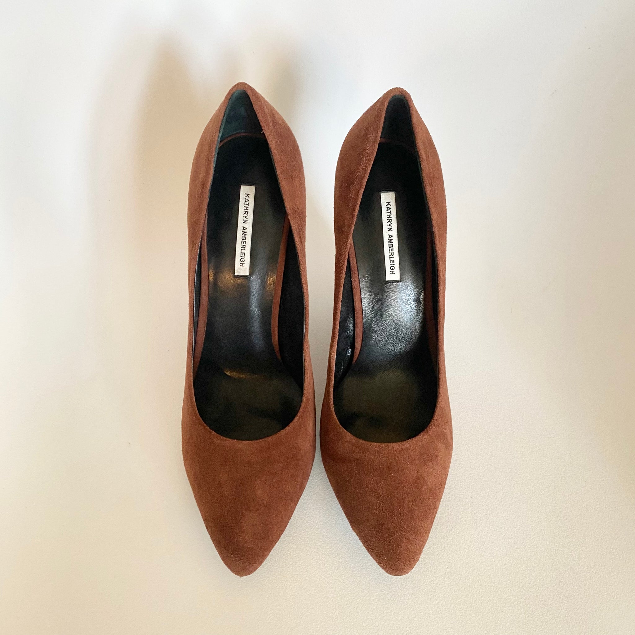 K311 suede pumps; toffee