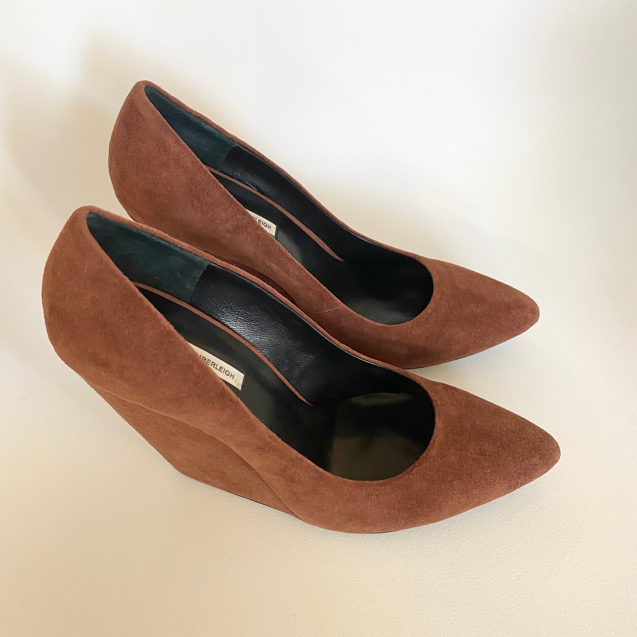 K311 suede pumps; toffee