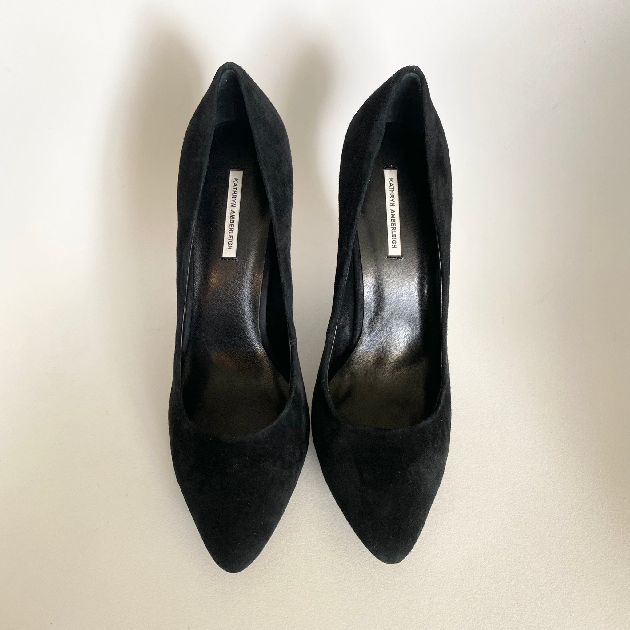 K311 suede pumps; black