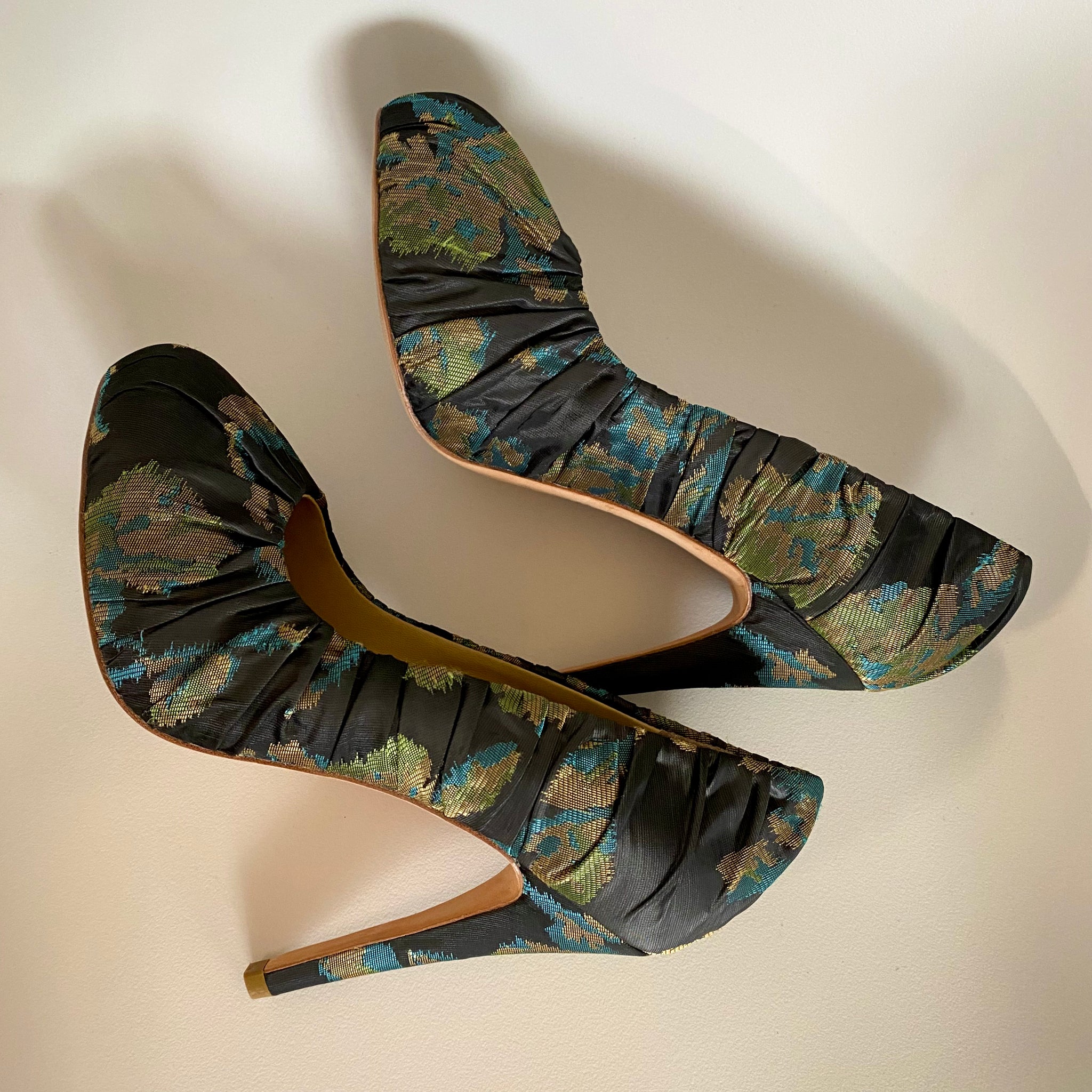 3089 jacquard heels; grey