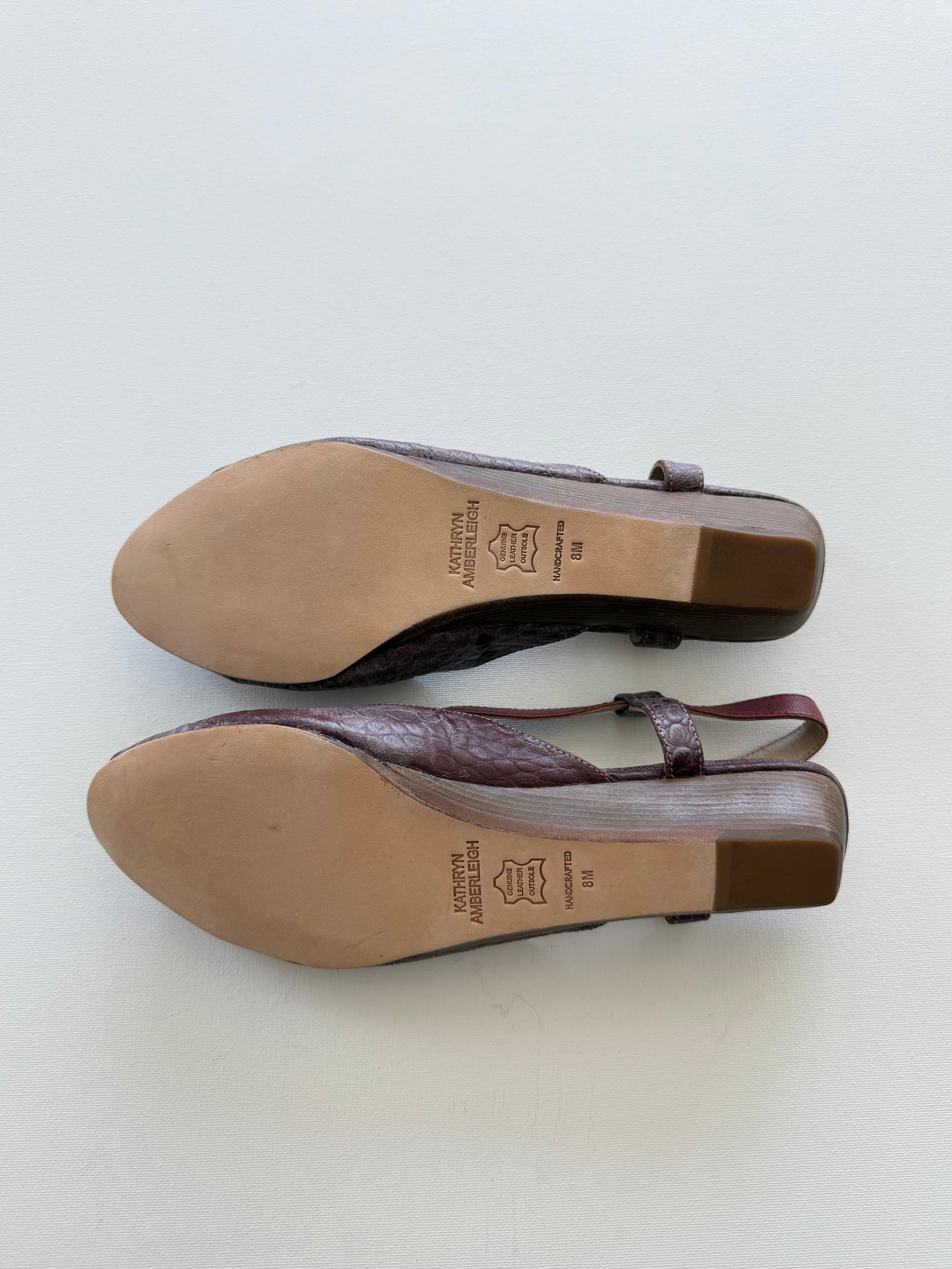 J005 alligator and lamb slingbacks; mauve