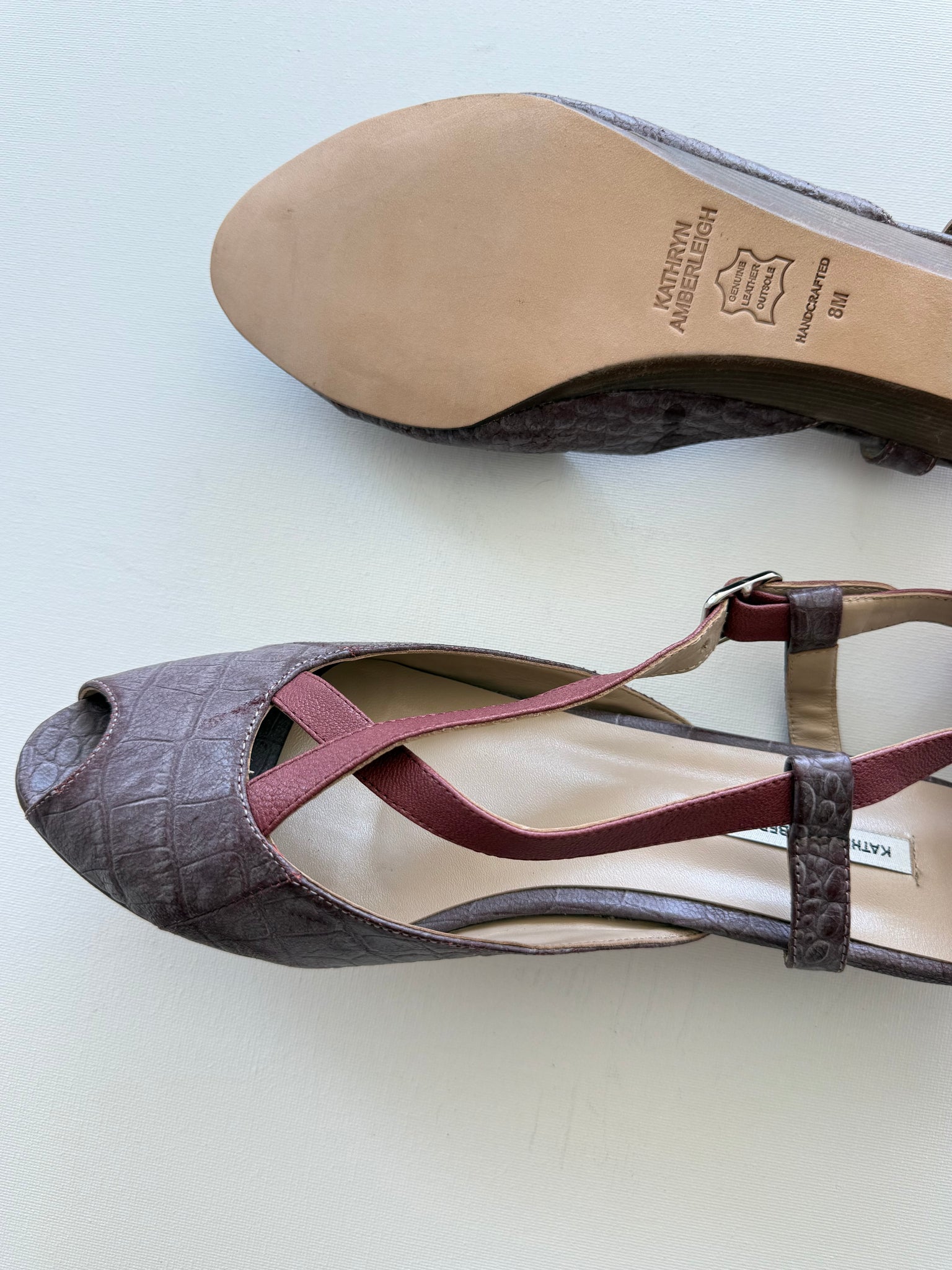 J005 alligator and lamb slingbacks; mauve