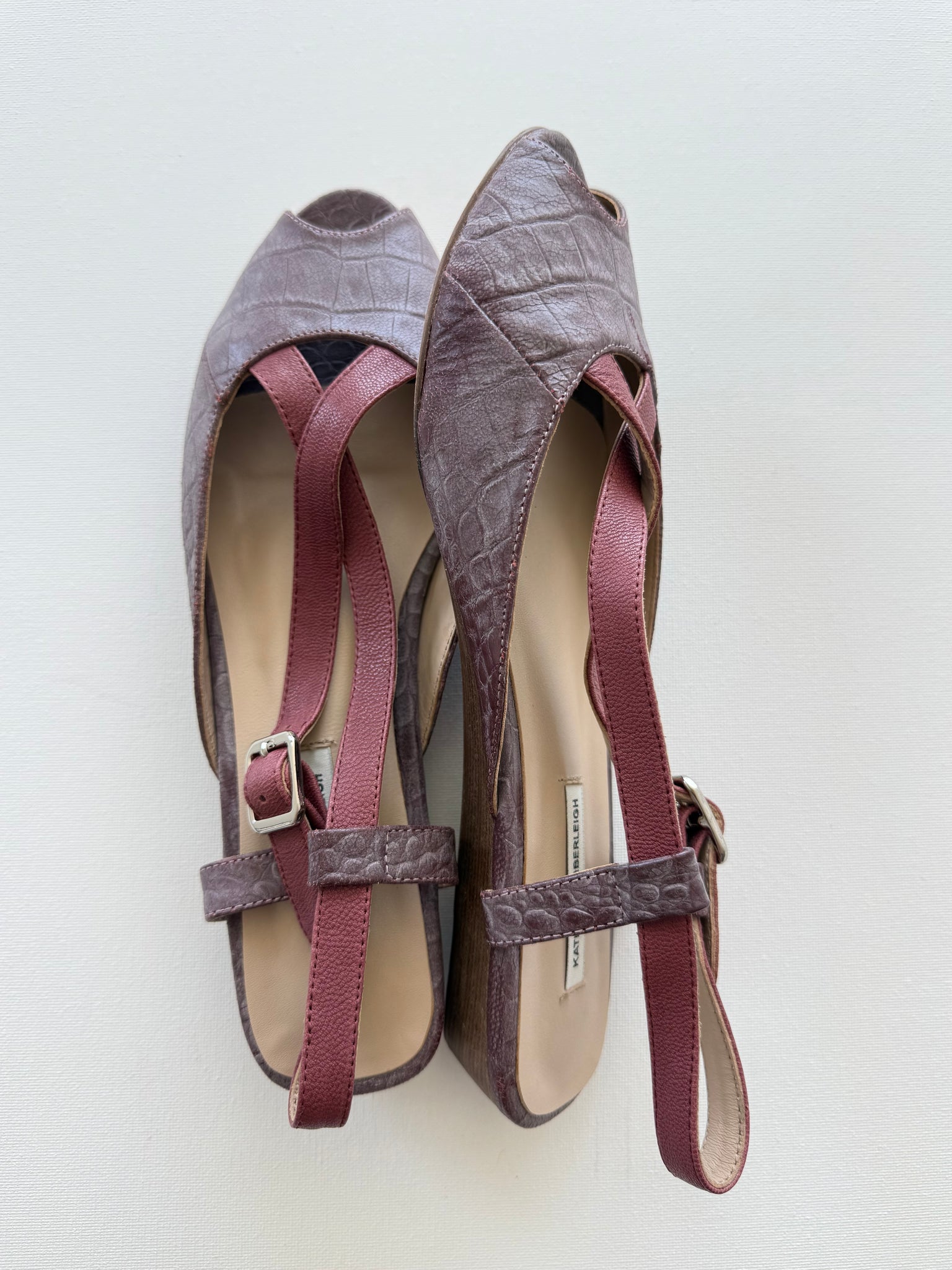 J005 alligator and lamb slingbacks; mauve