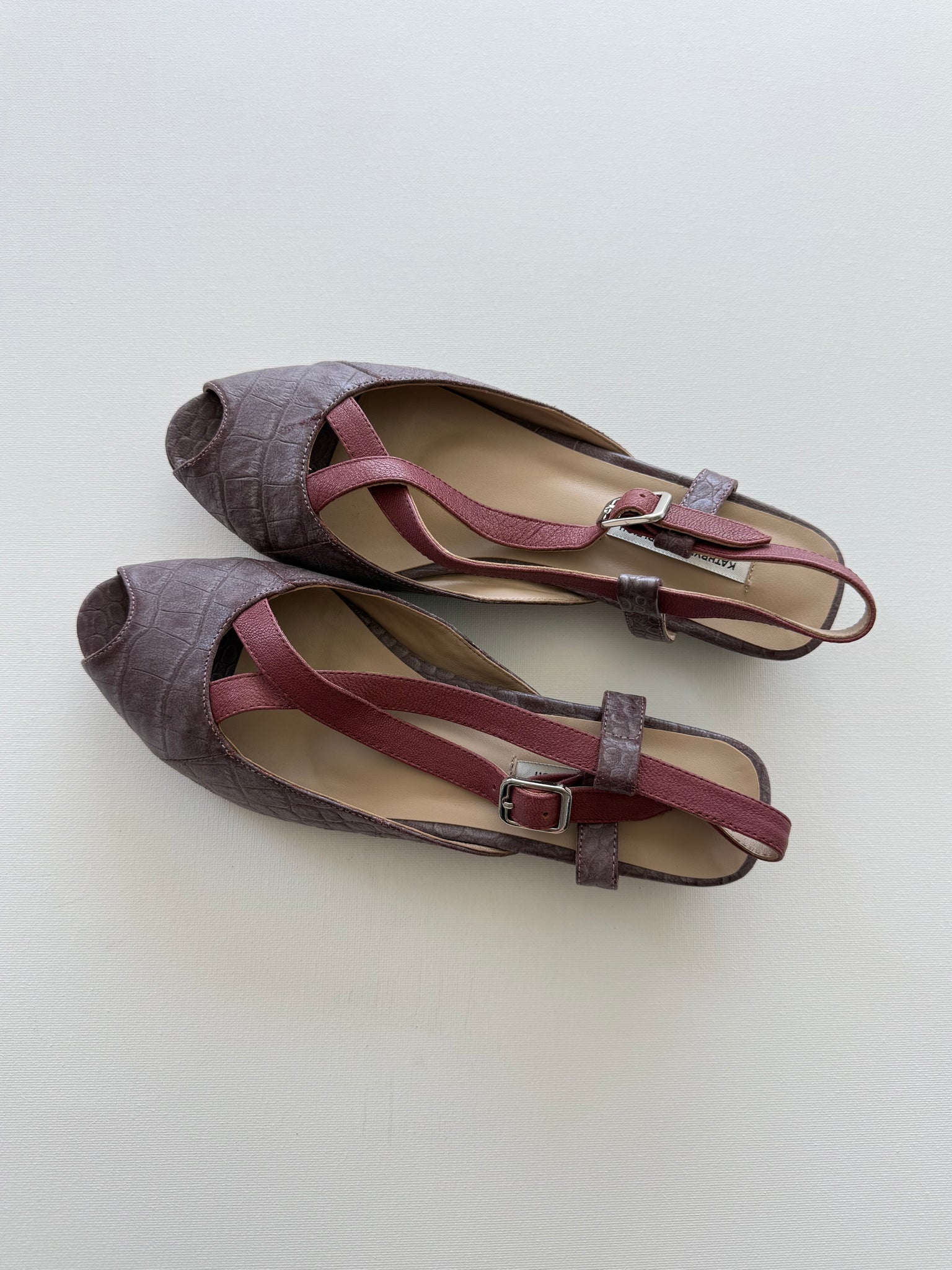 J005 alligator and lamb slingbacks; mauve