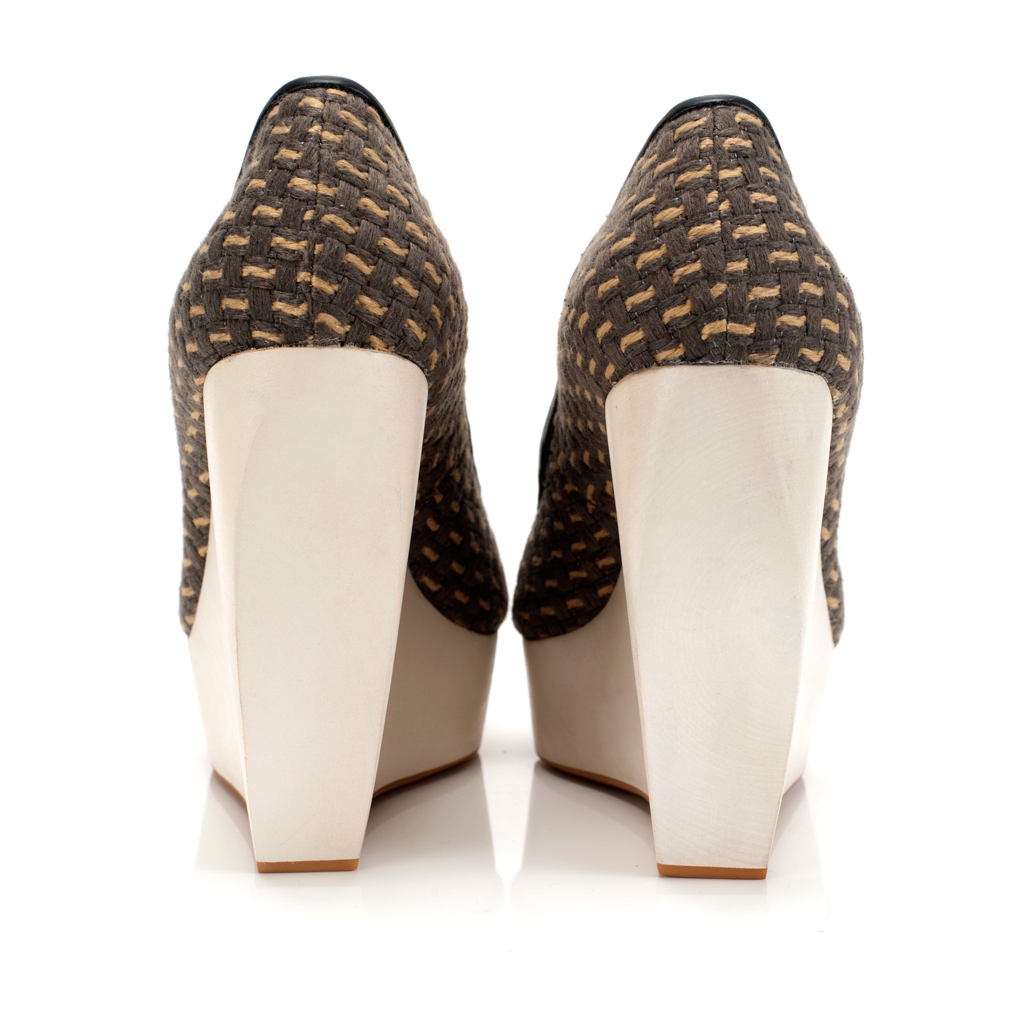 J033 wooden heels; grey multi