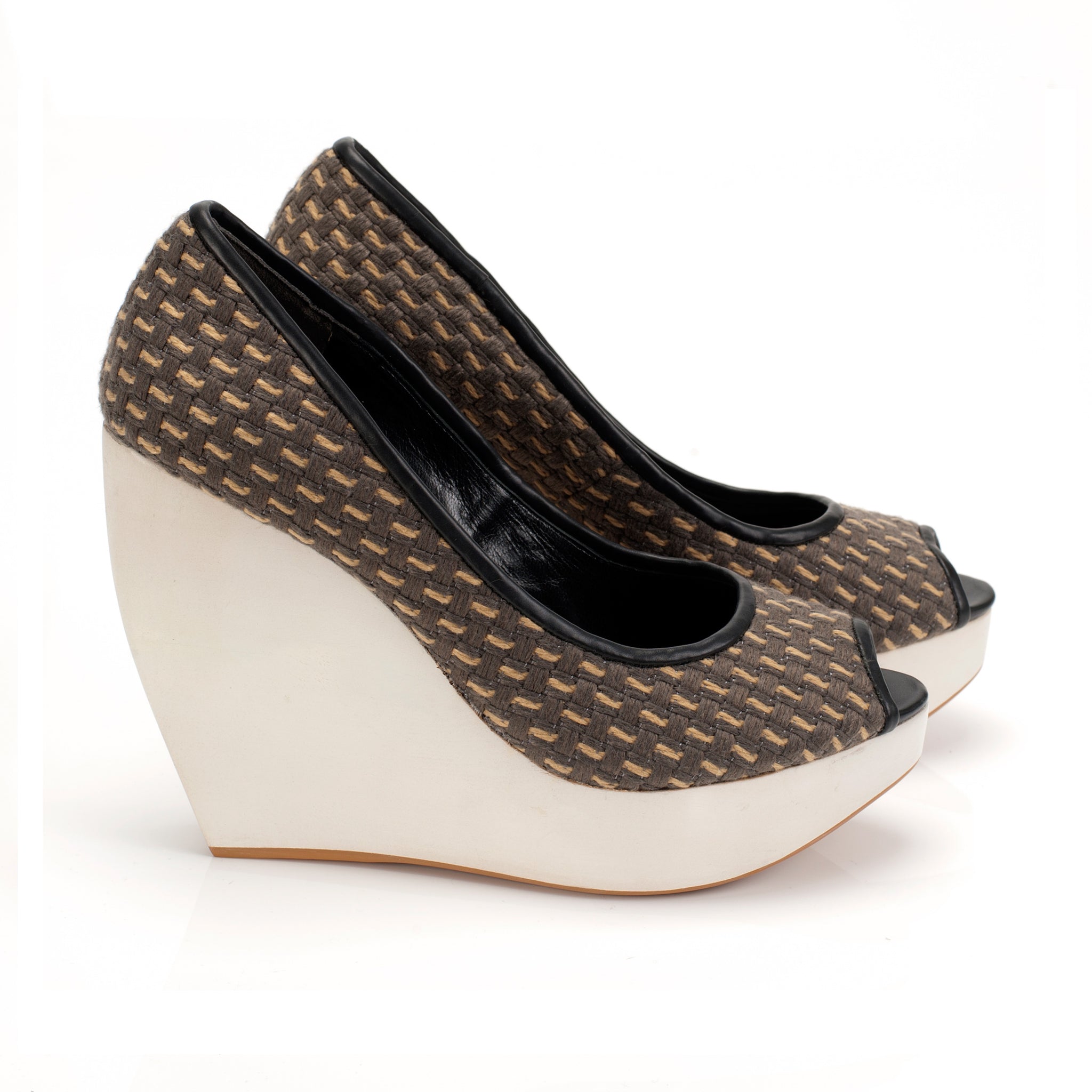 J033 wooden heels; grey multi