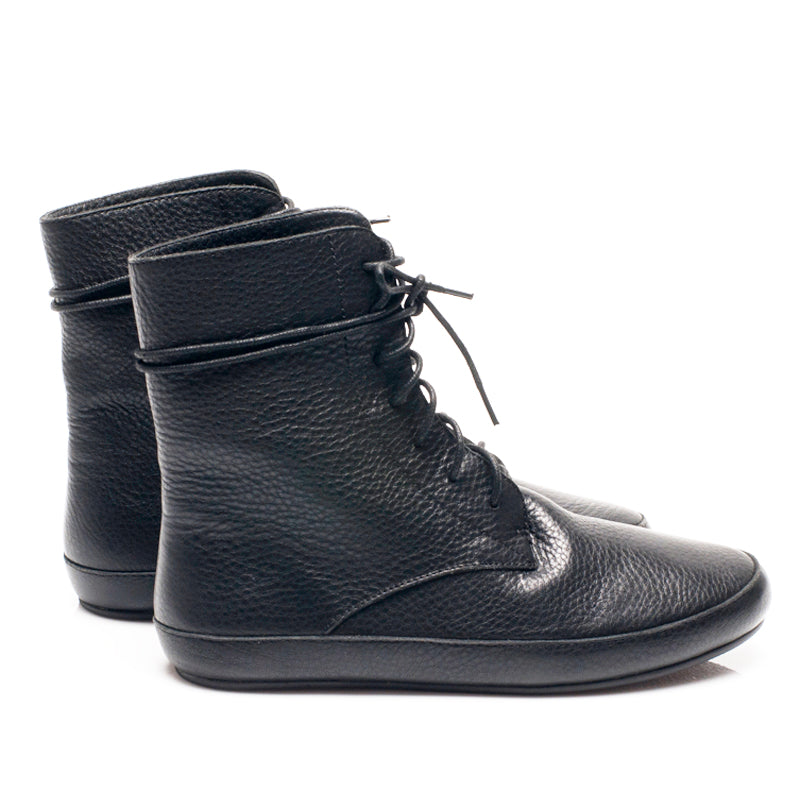 J537 leather boots; black