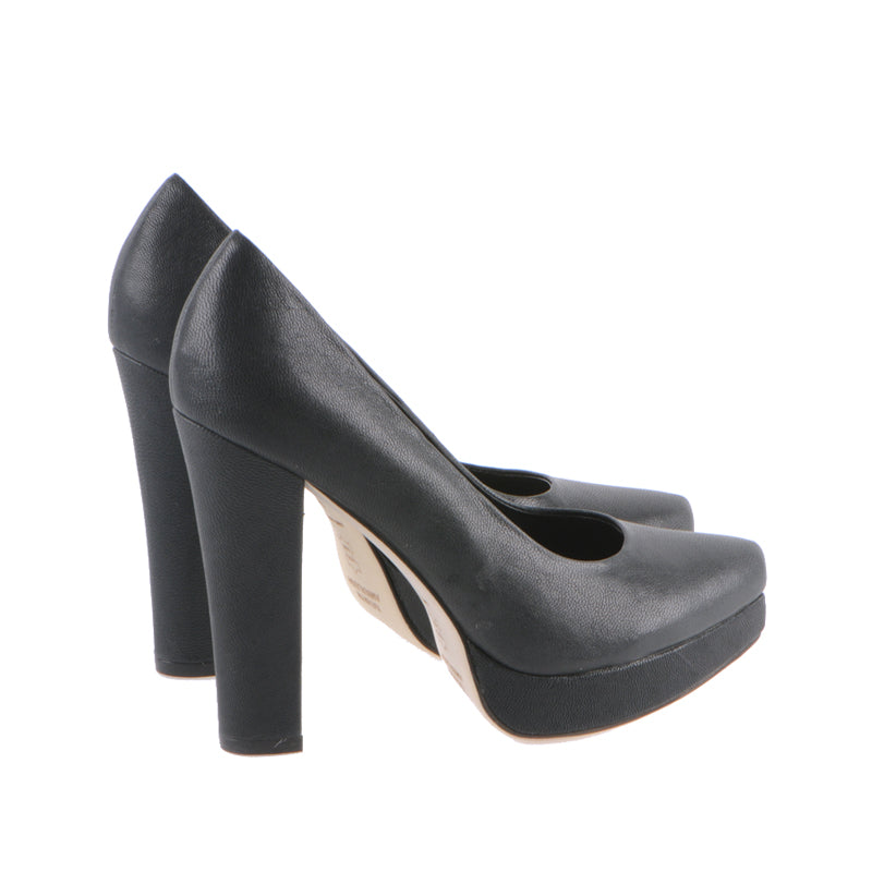 K323 leather pumps; charcoal