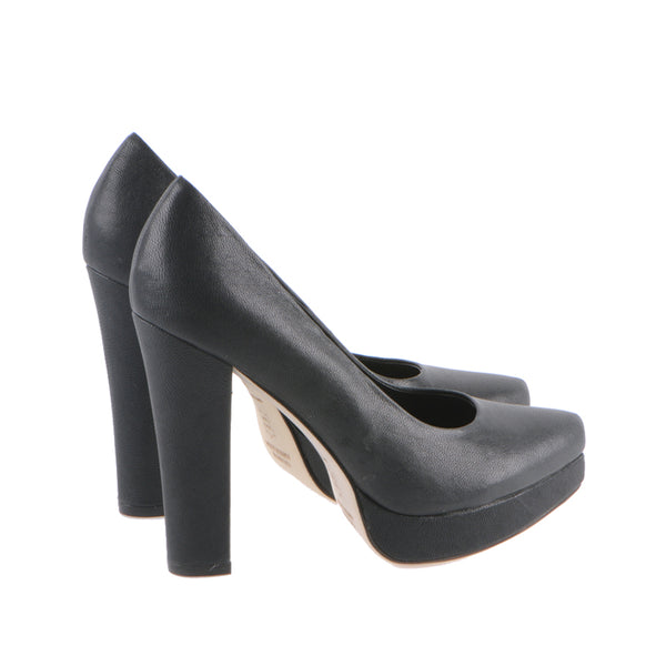K323 leather pumps; charcoal