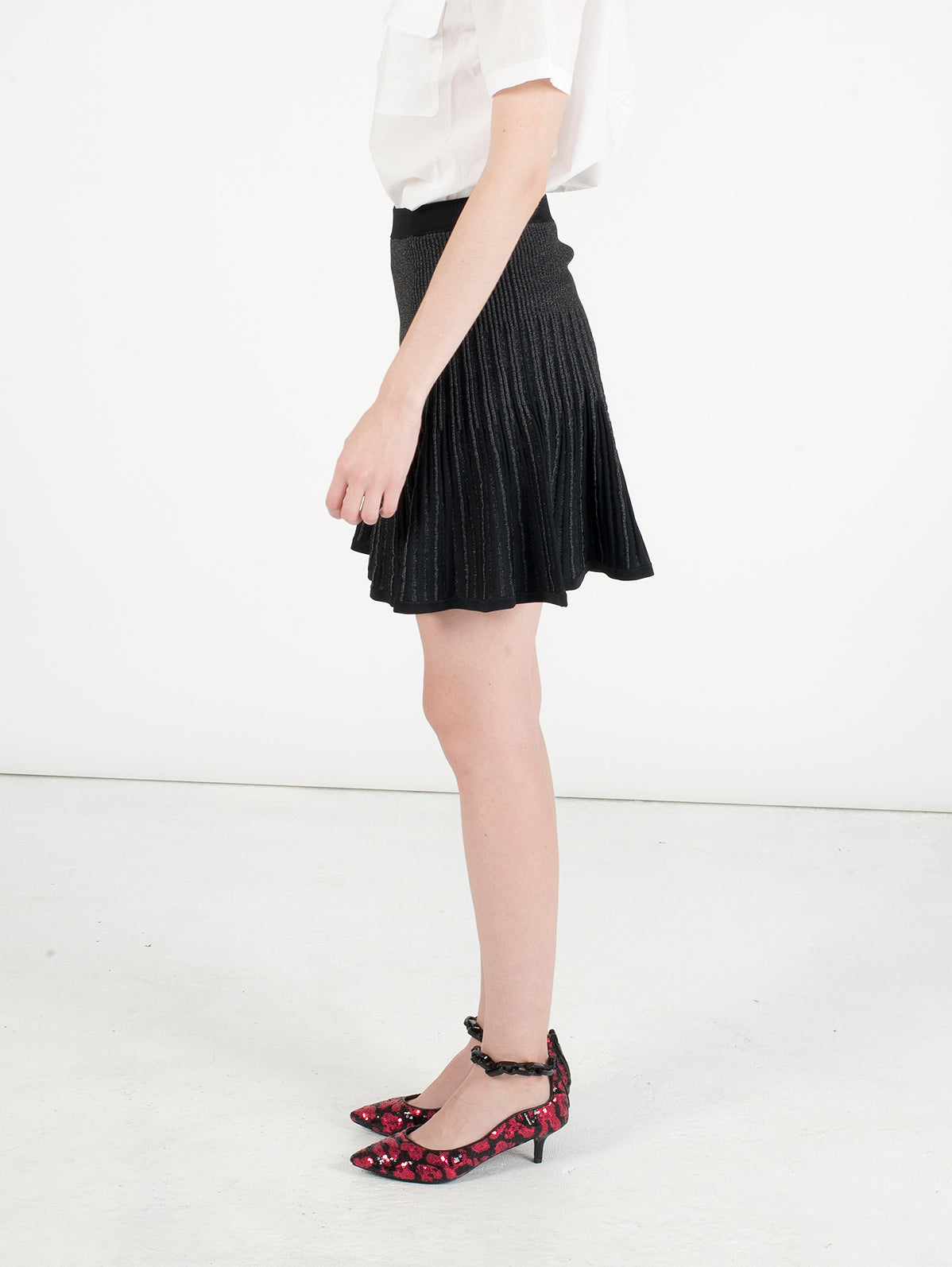 K616 sequin pumps; red/black leo