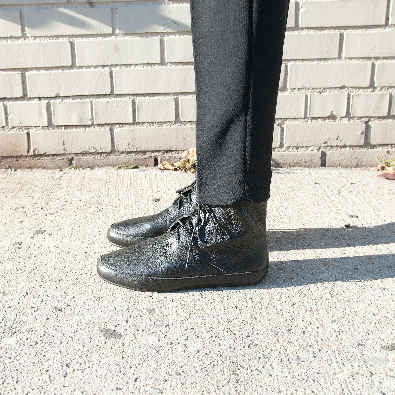 J537 leather boots; black