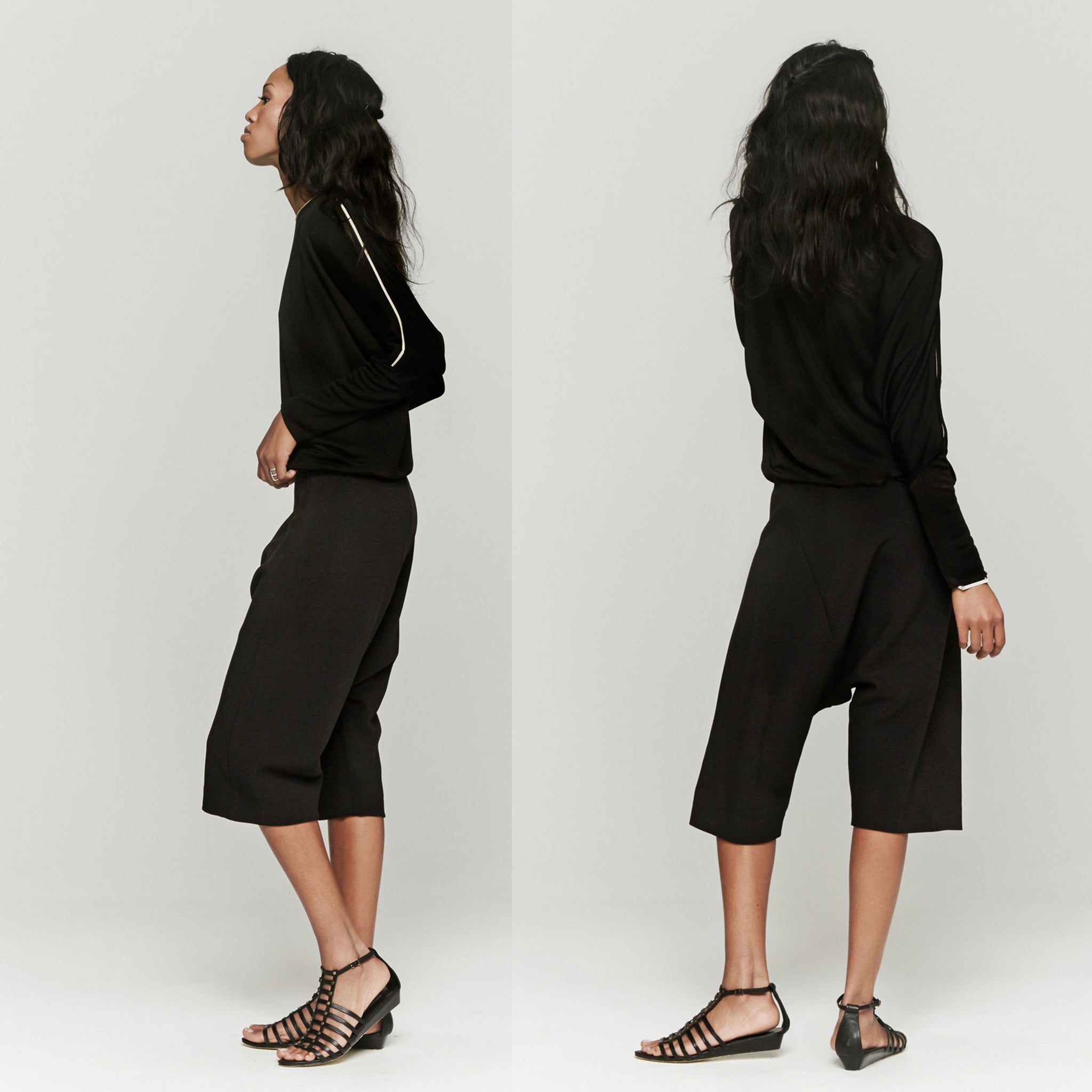J018 lambskin sandals; black