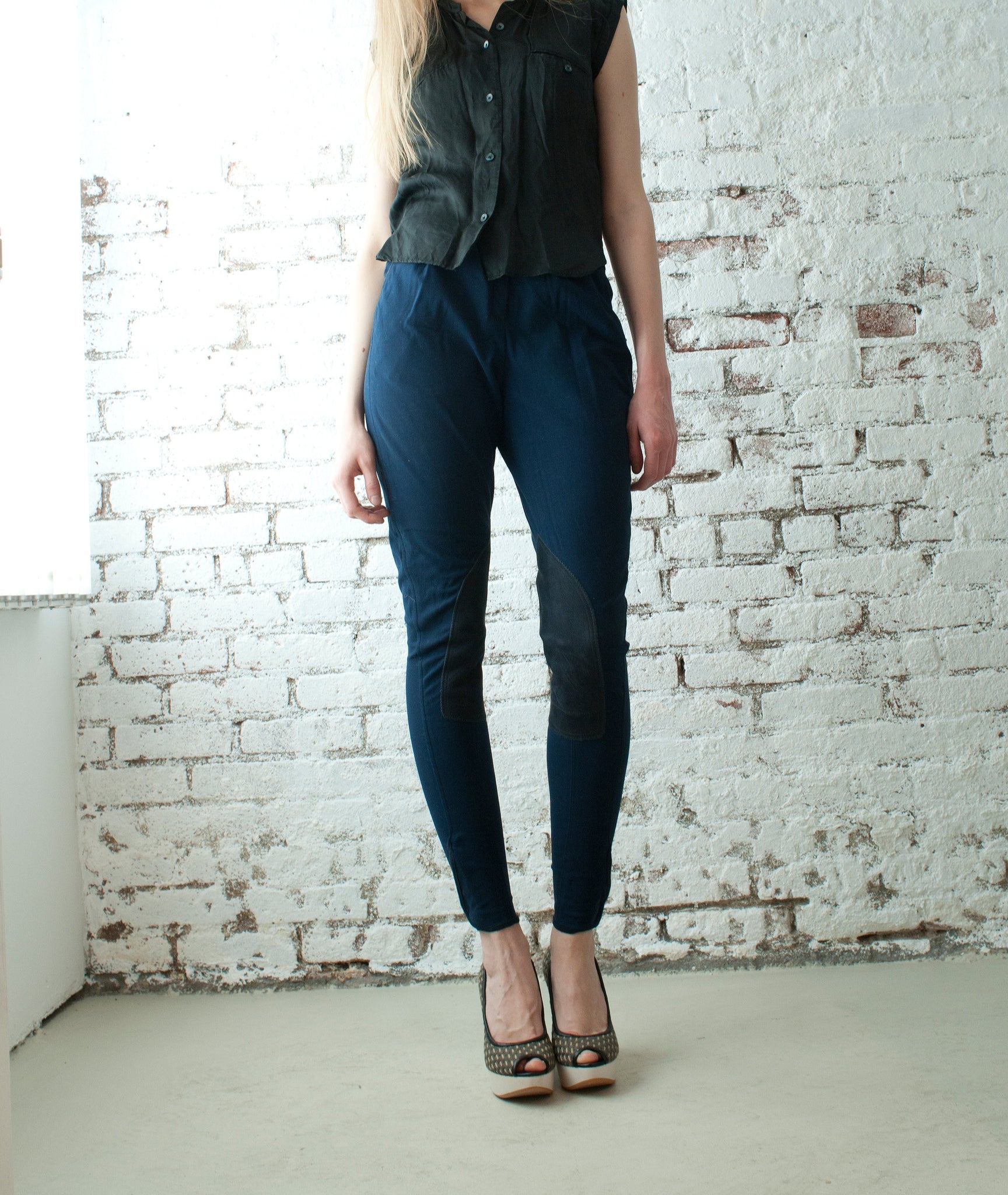 J033 wooden heels; grey multi