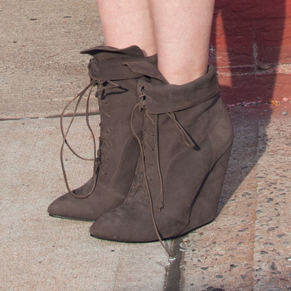 K310 block heeled boots; mauve