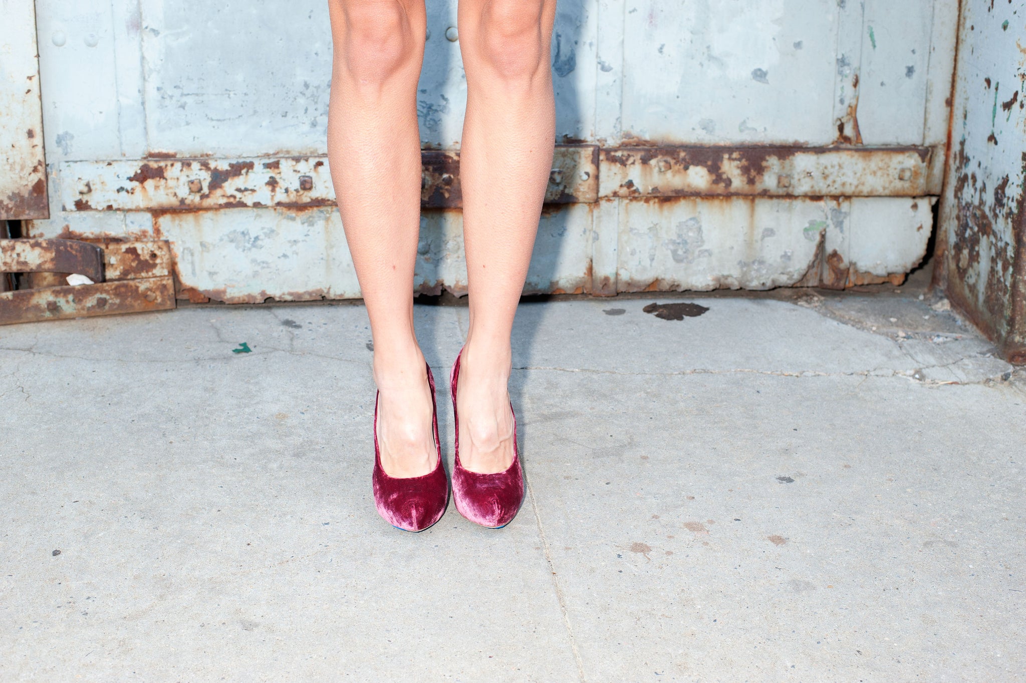 K400 silk velvet heels; burgundy