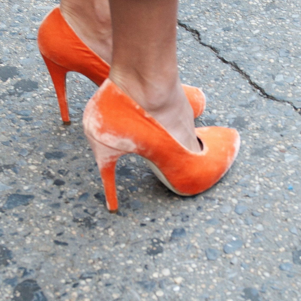 K400 silk velvet heels; orange