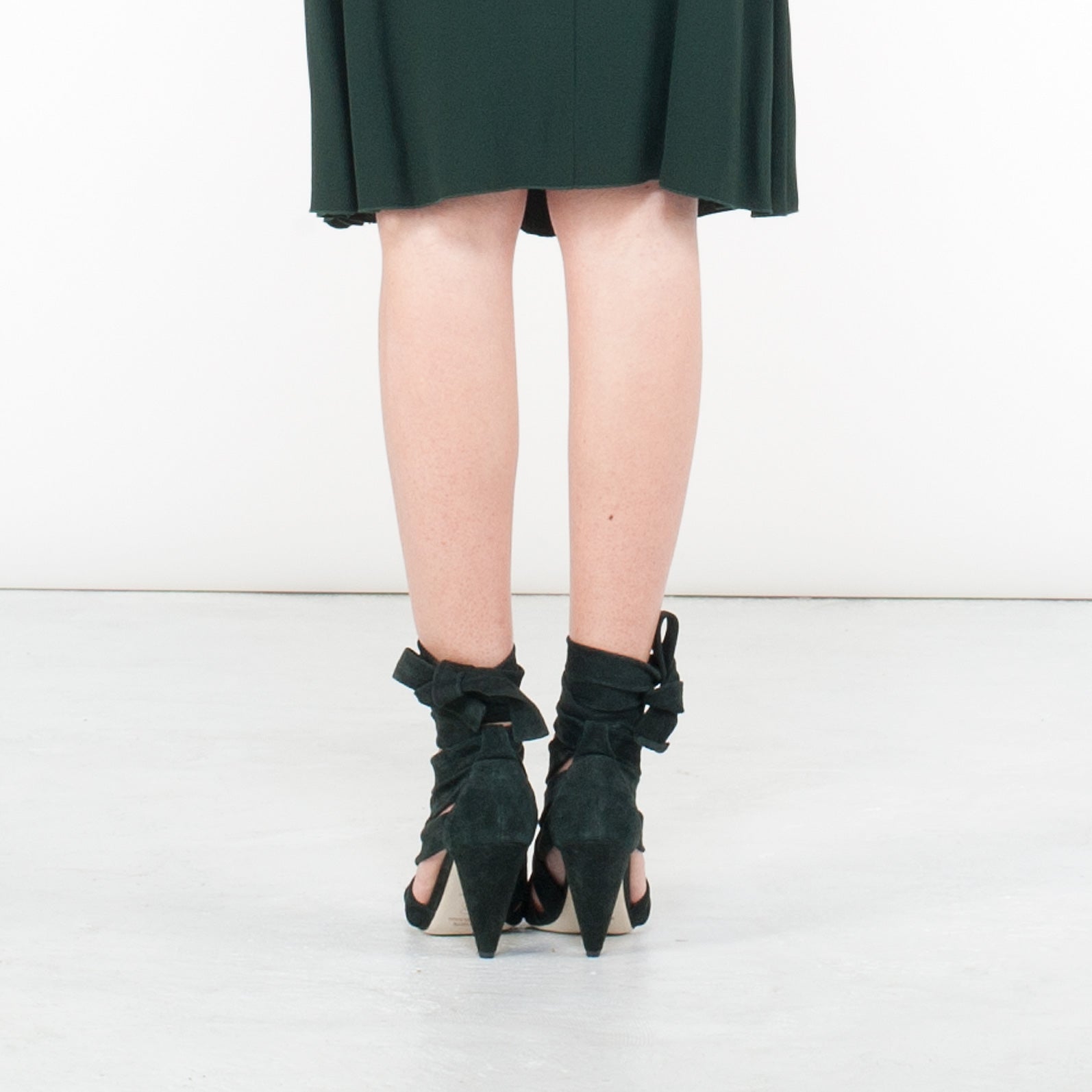 K418 suede heels; dark green