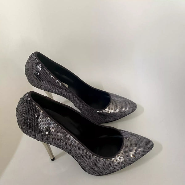 K405 sequin heels; violet