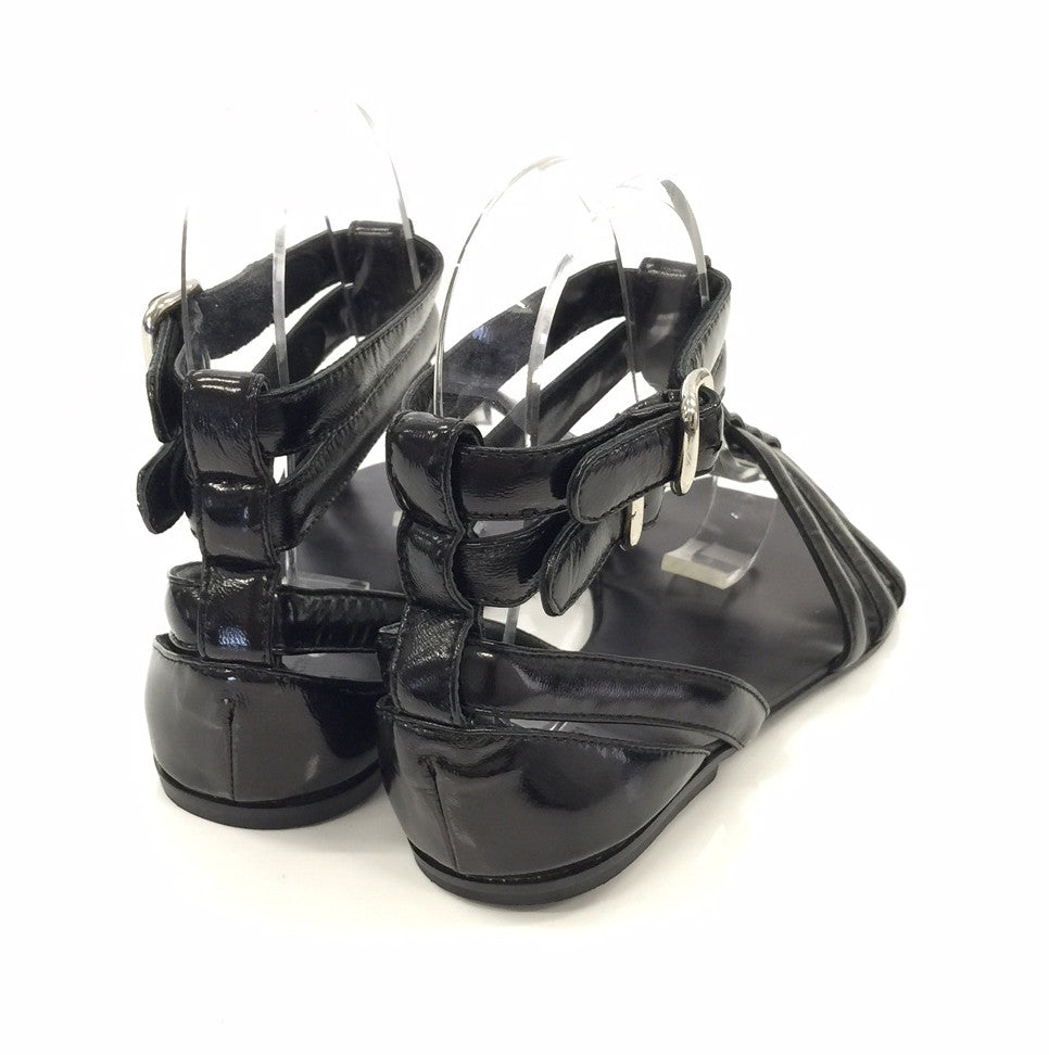 J109 patent leather sandals; black