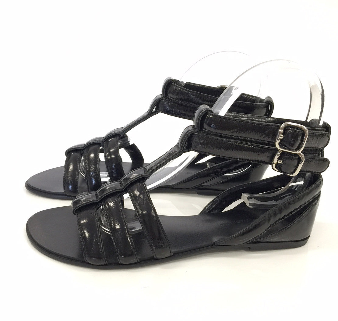 J109 patent leather sandals; black