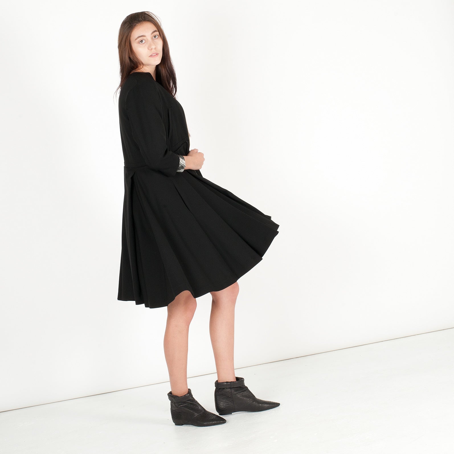 5036 leather boots; black snake