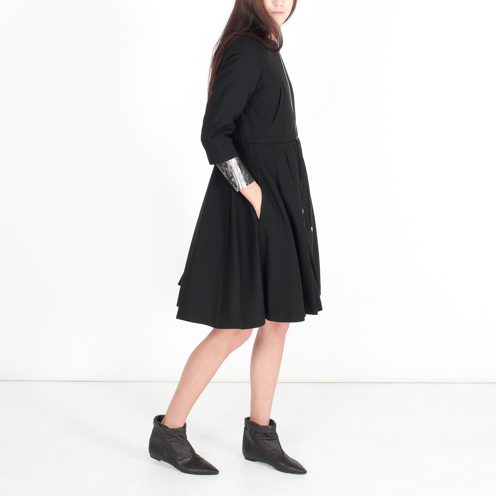 5036 leather boots; black snake