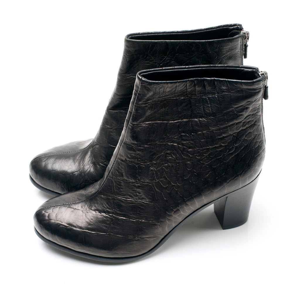K601 leather boots; black croc