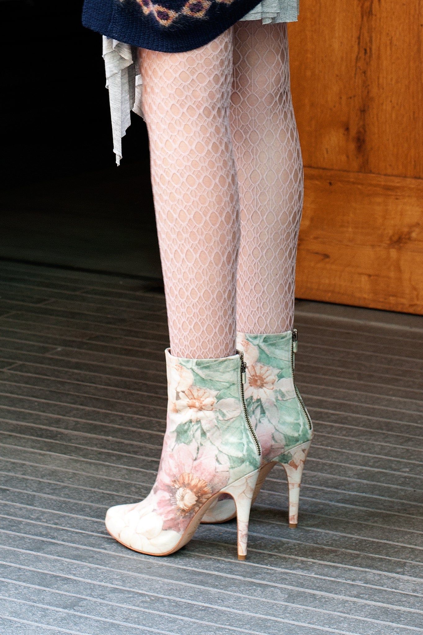 3086 leather boots; pastel flower