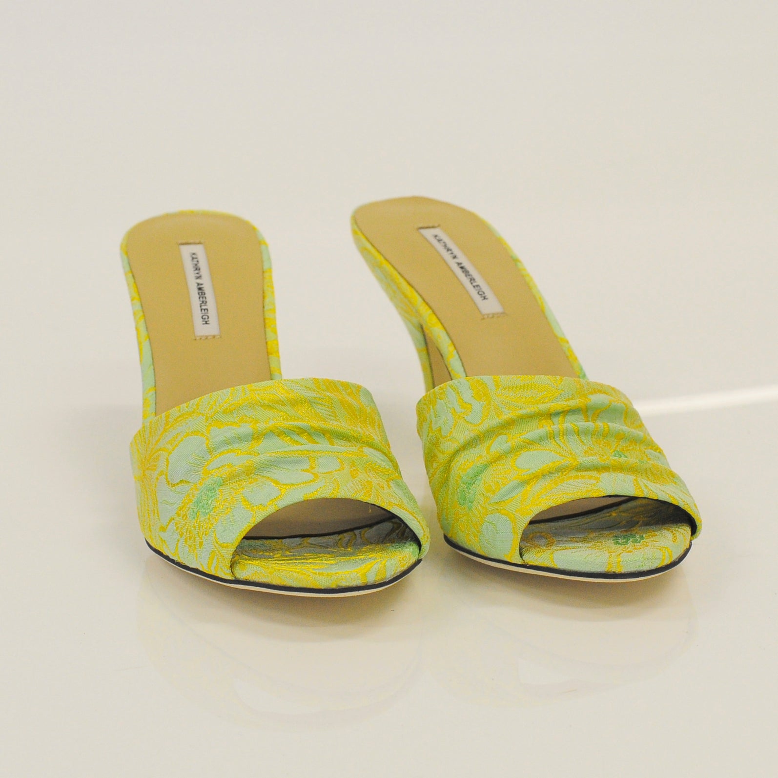 J205 jacquard slides; yellow green floral