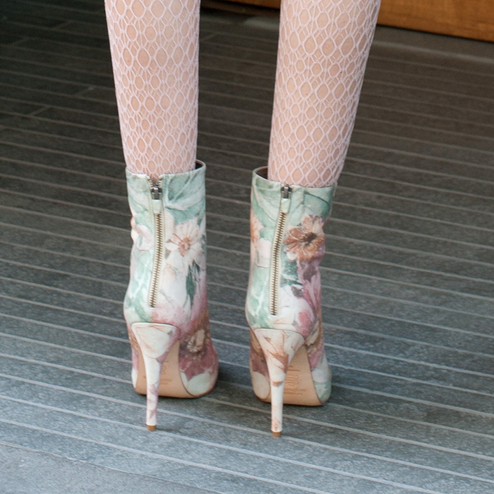 3086 leather boots; pastel flower