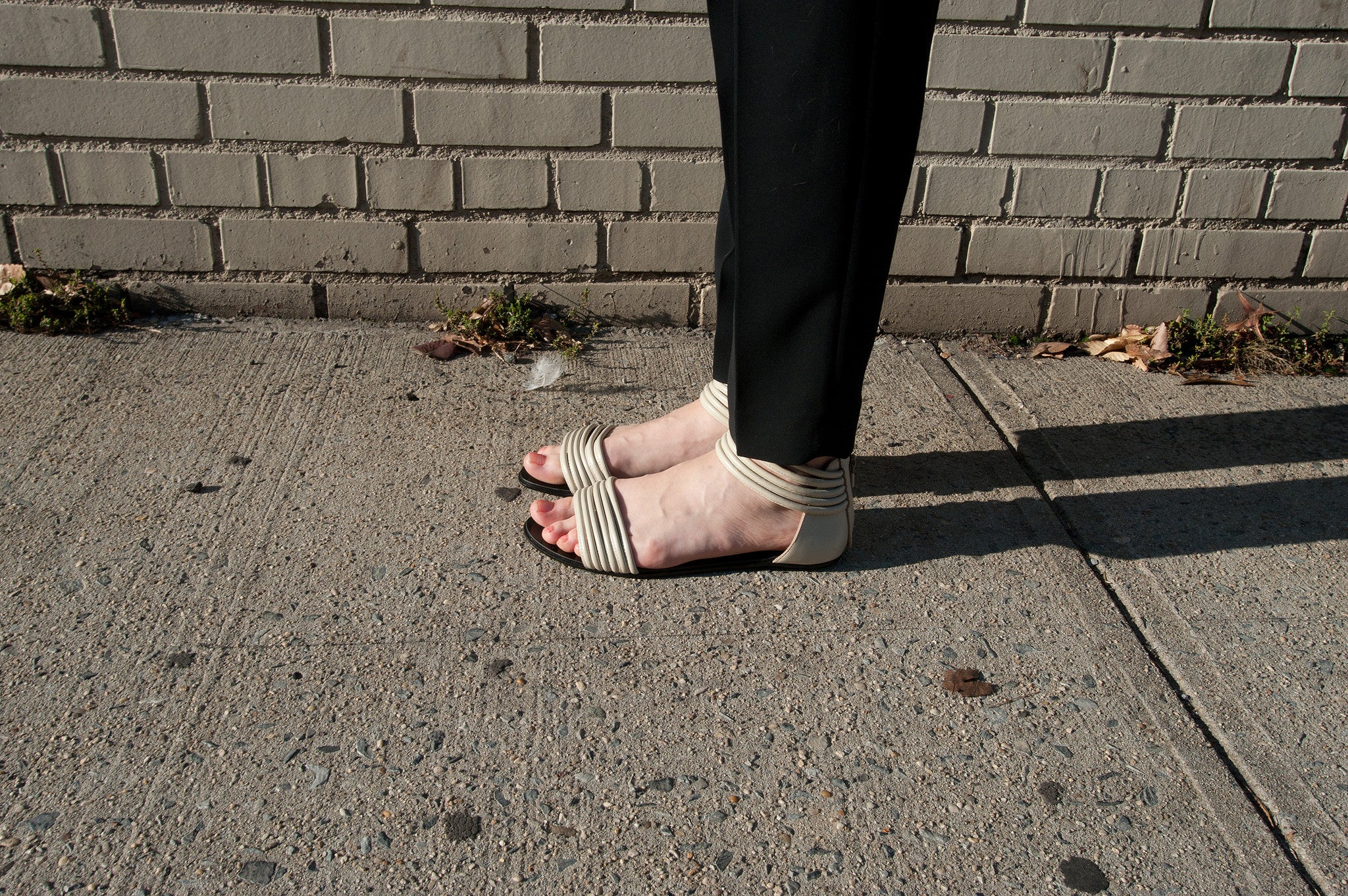 7500 leather sandals; bone
