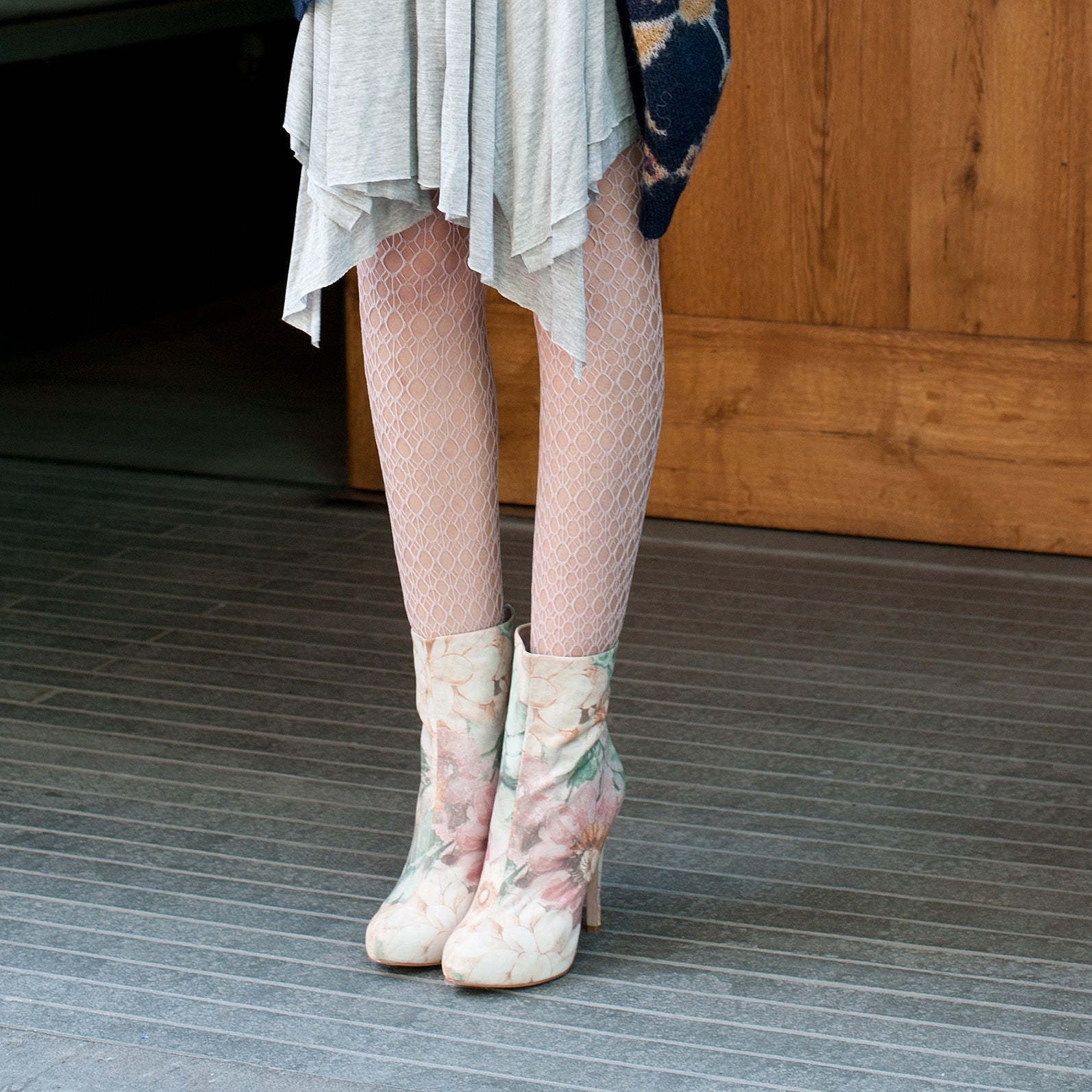 3086 leather boots; pastel flower