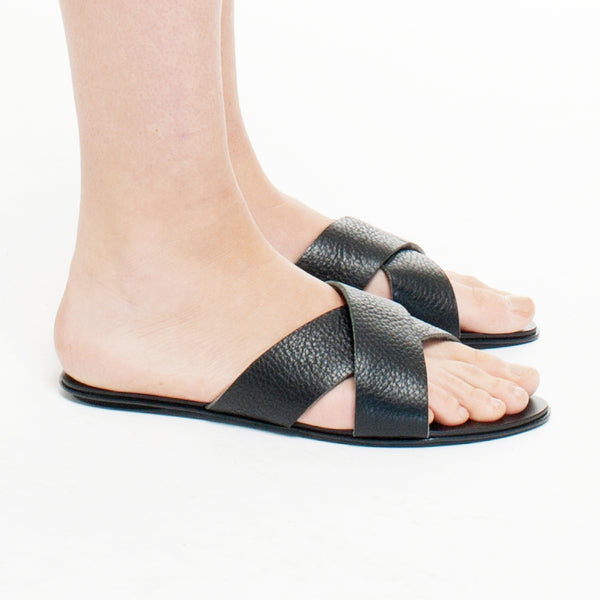 7519 leather slides; black