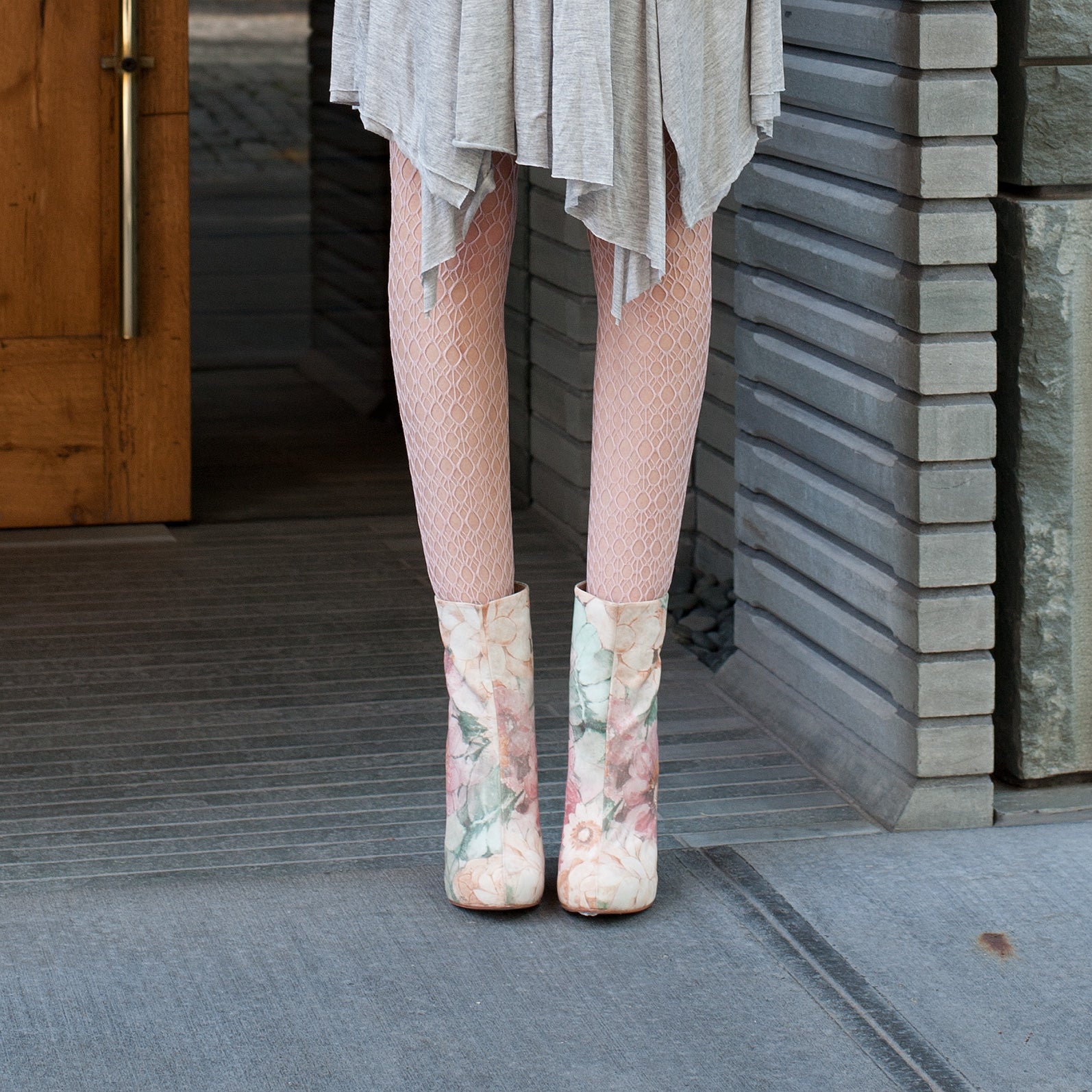 3086 leather boots; pastel flower