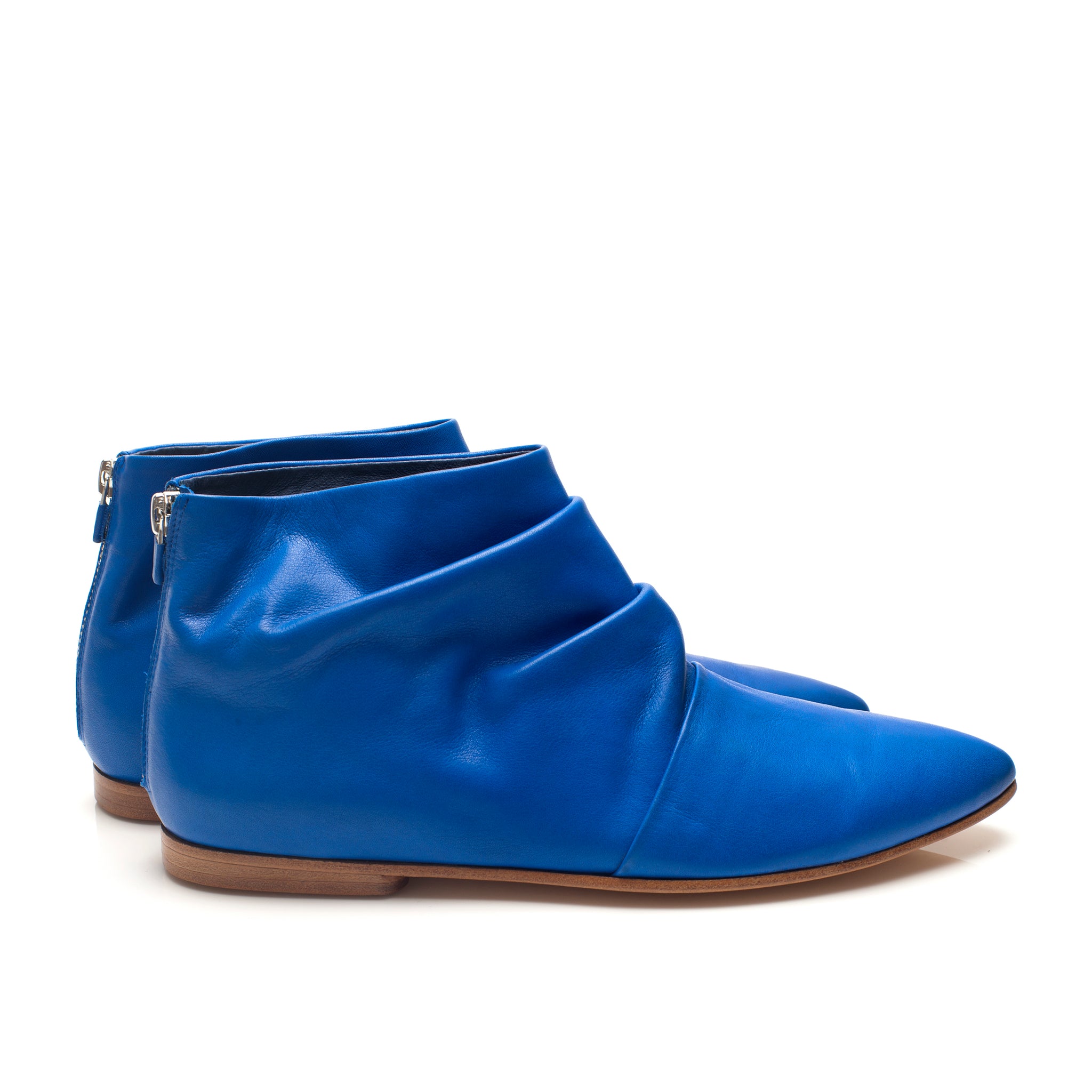 K441 leather boots; blue
