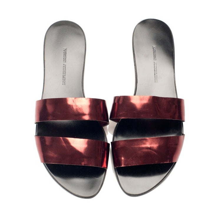 7522 leather slides; red mirror
